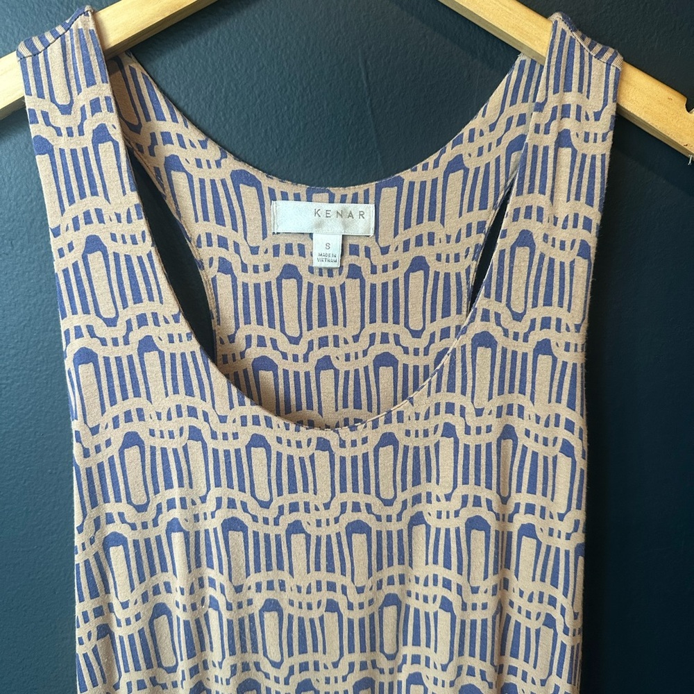 Kenar Sleeveless Top with Abstract Design